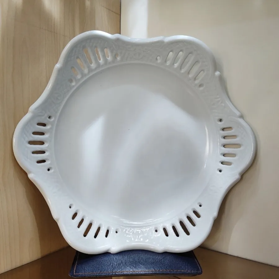 شیرینی خوری