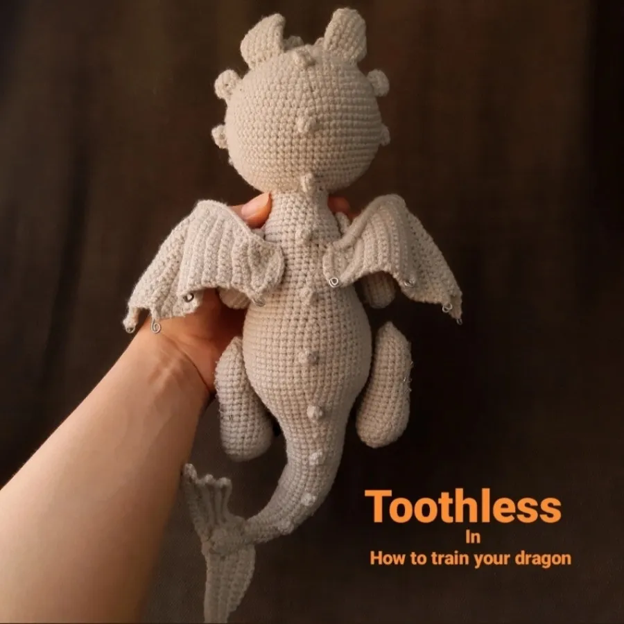 عروسک اژدهای بی دندون