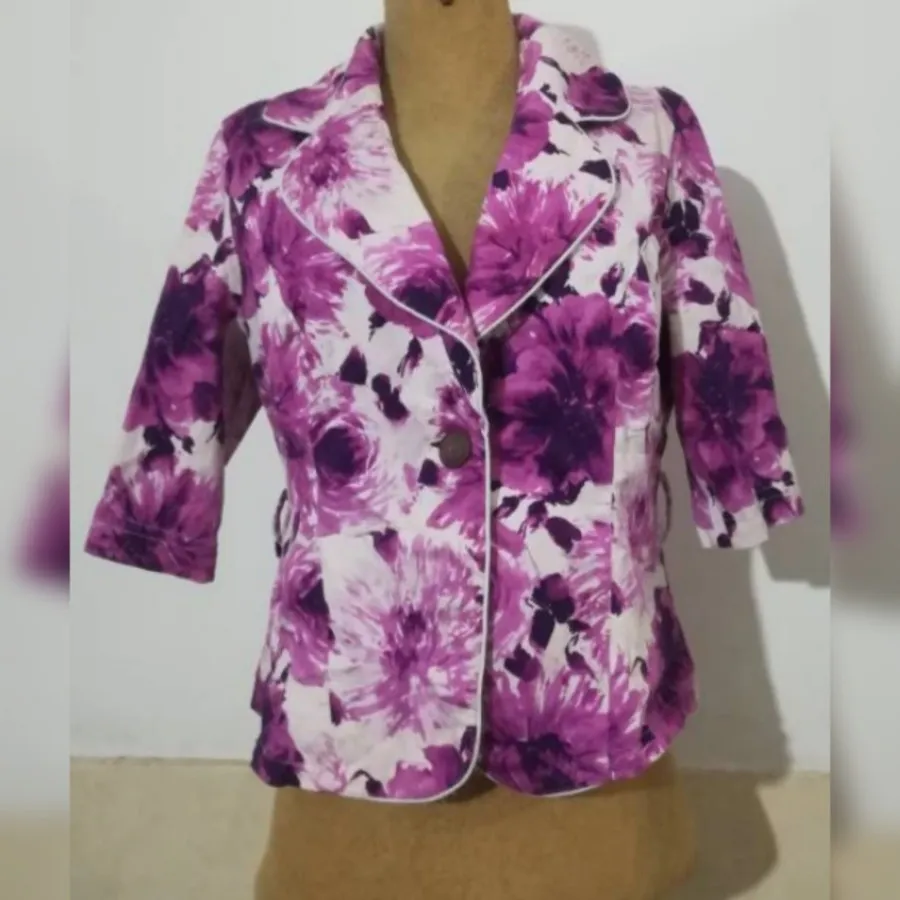 کت مجلسی،D.V