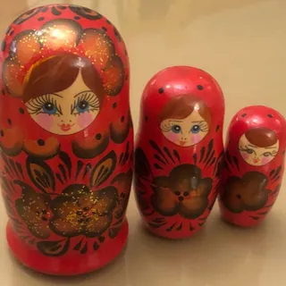 عروسک ماتروشکا