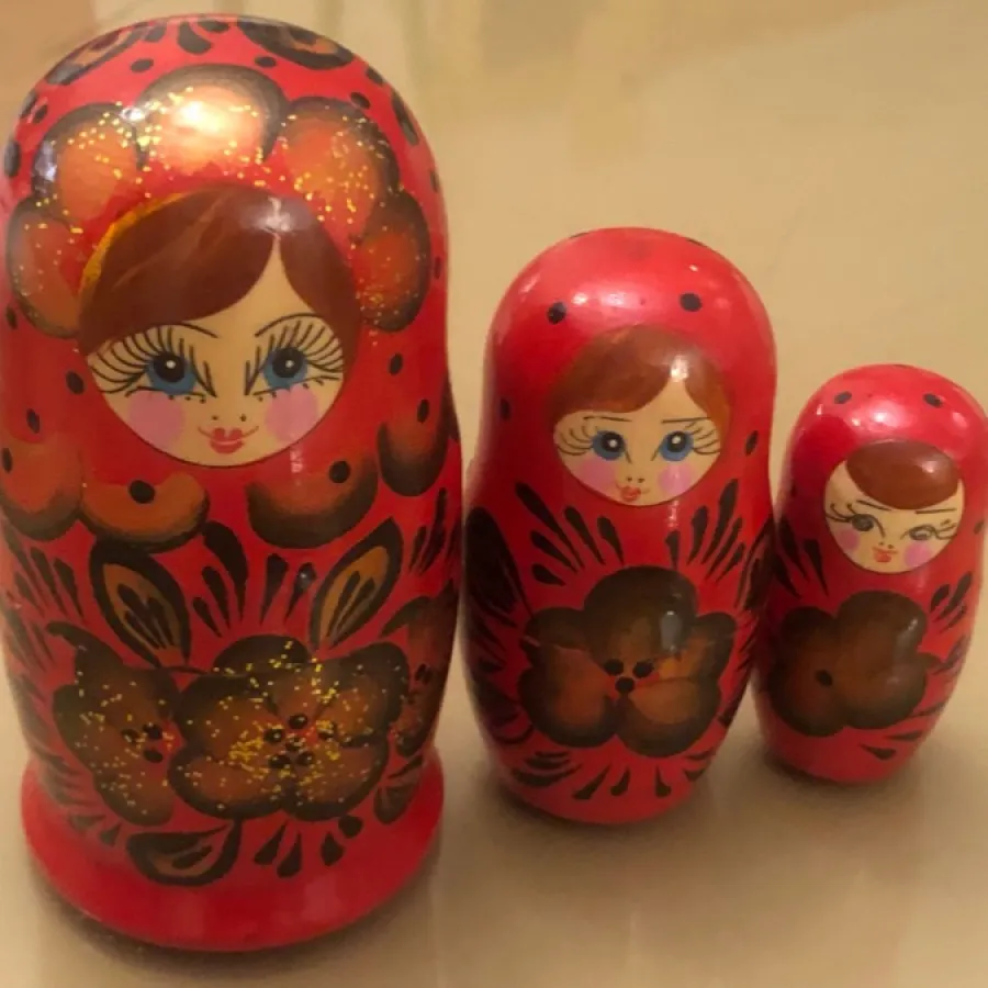 عروسک ماتروشکا