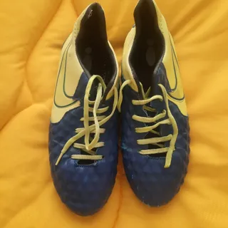 کفش فوتبالی