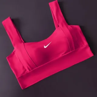 نیمتنه نایک