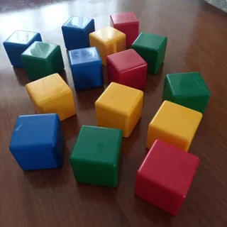 مکعب های رنگی