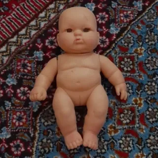 عروسک اخمو