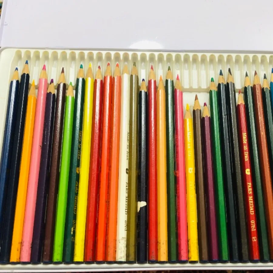 مداد رنگ پارس
