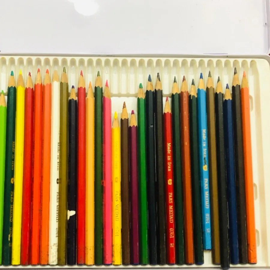 مداد رنگ پارس