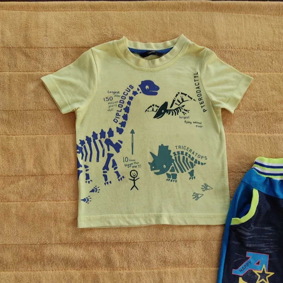 تیشرت وشلوار