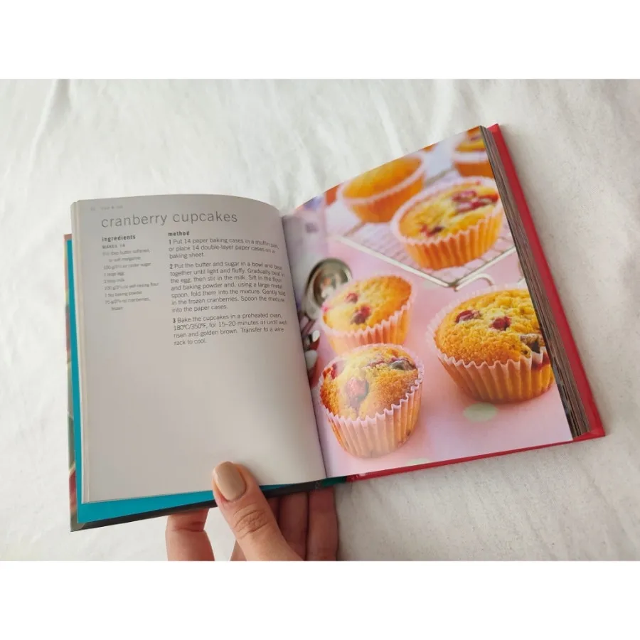 کتاب انگلیسی کیک و شیرینی