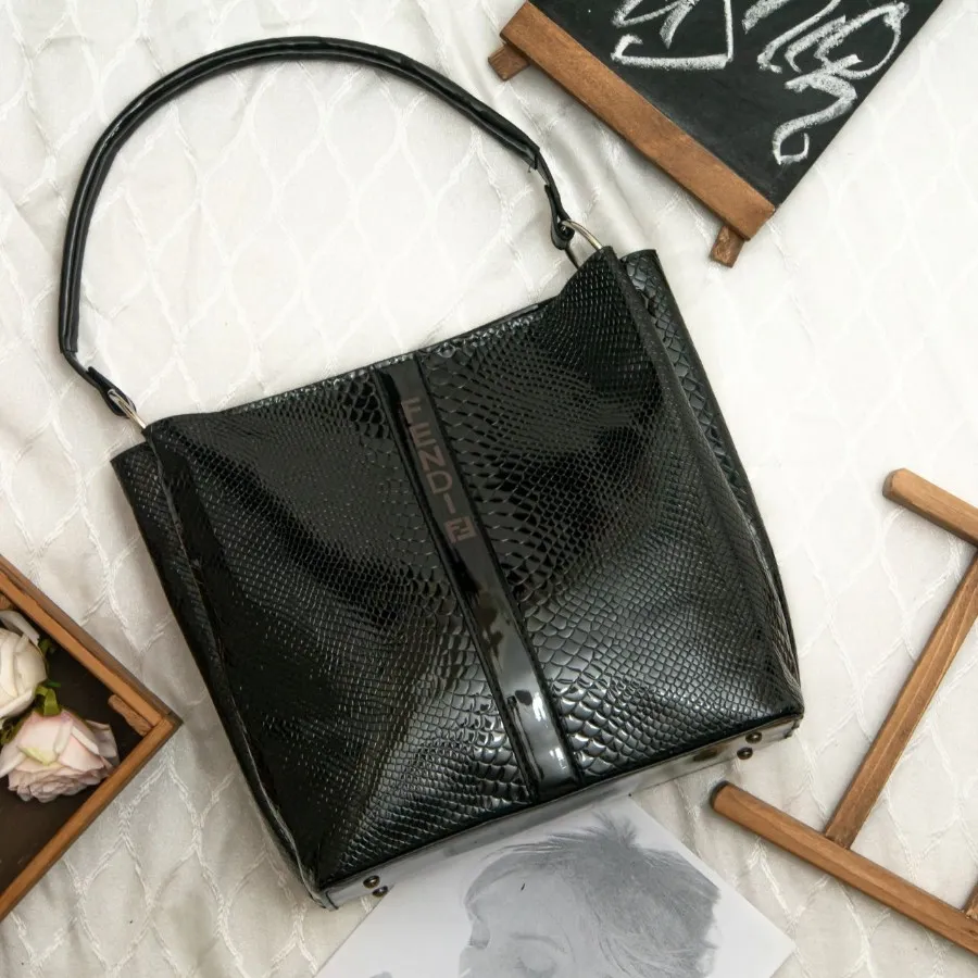 کیف ورنی دوتایی