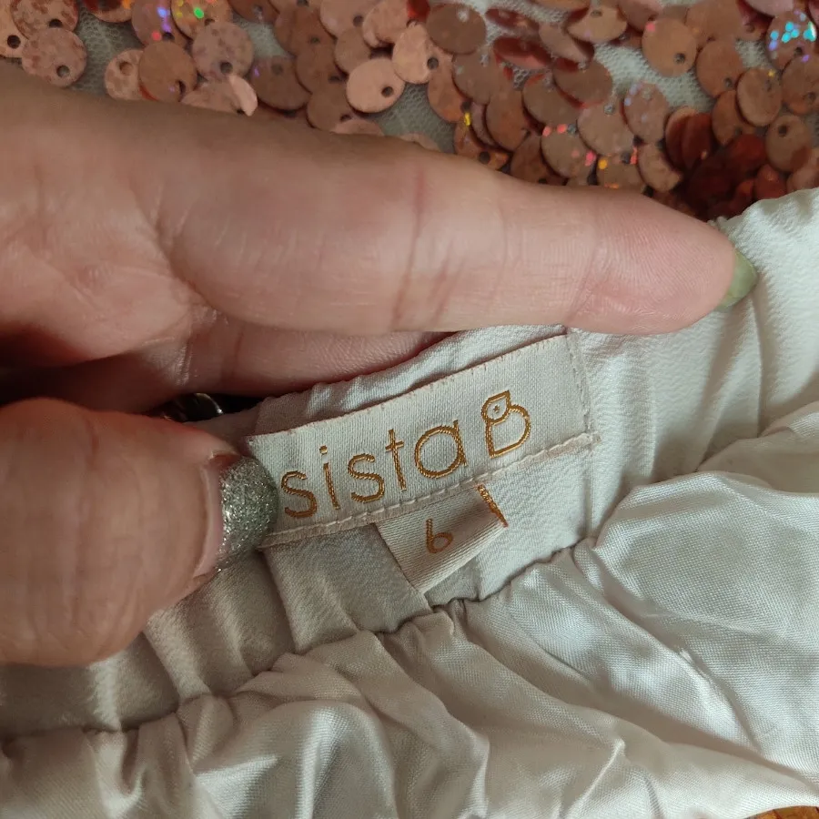 دامن منگو mango