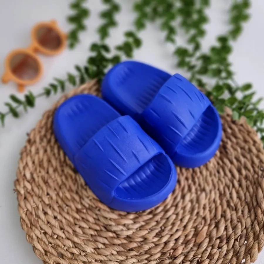 دمپایی بچگانه