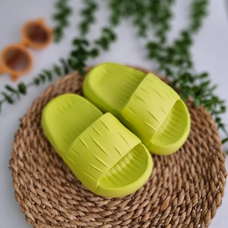 دمپایی بچگانه