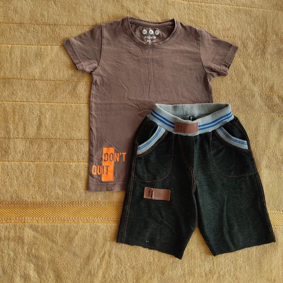 تیشرت وشلوارک