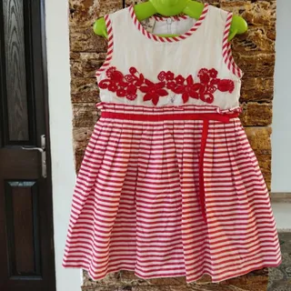 پیراهن دخترانه