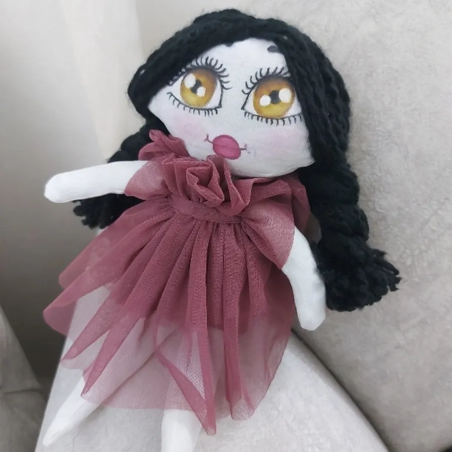 عروسک پارچه ای چشم عسلی