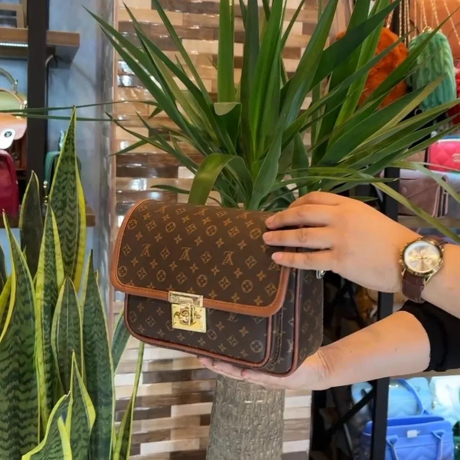 کیف پاسپورتی طرح مارک