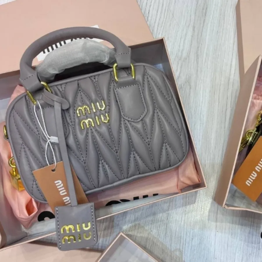 کیف برند میومیو
