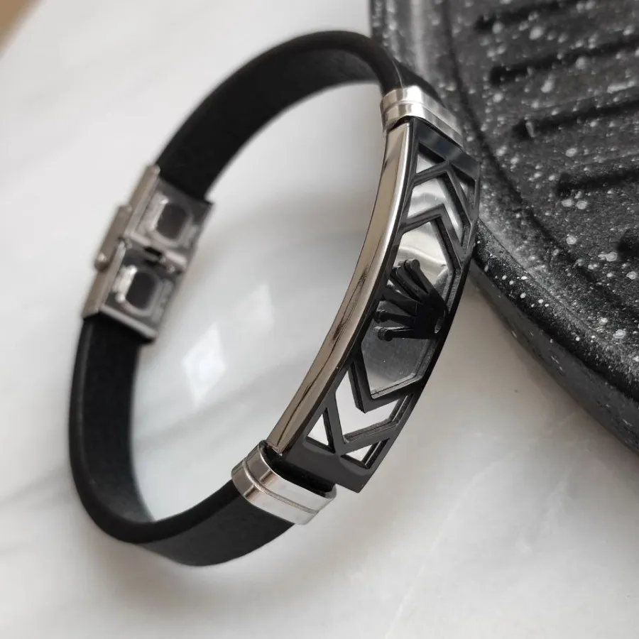 دستبند چرمی