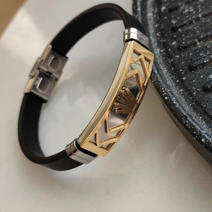 دستبند چرمی