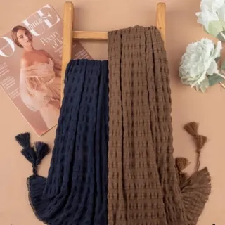شال منگوله دار
