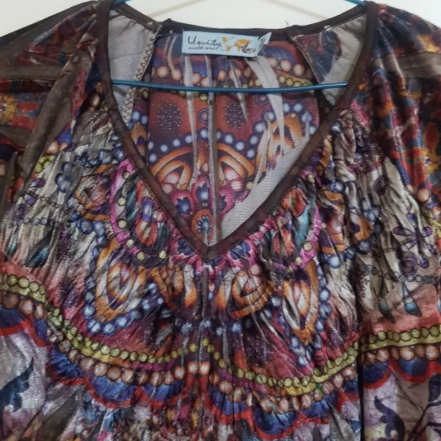 بلوز مخمل گلدار