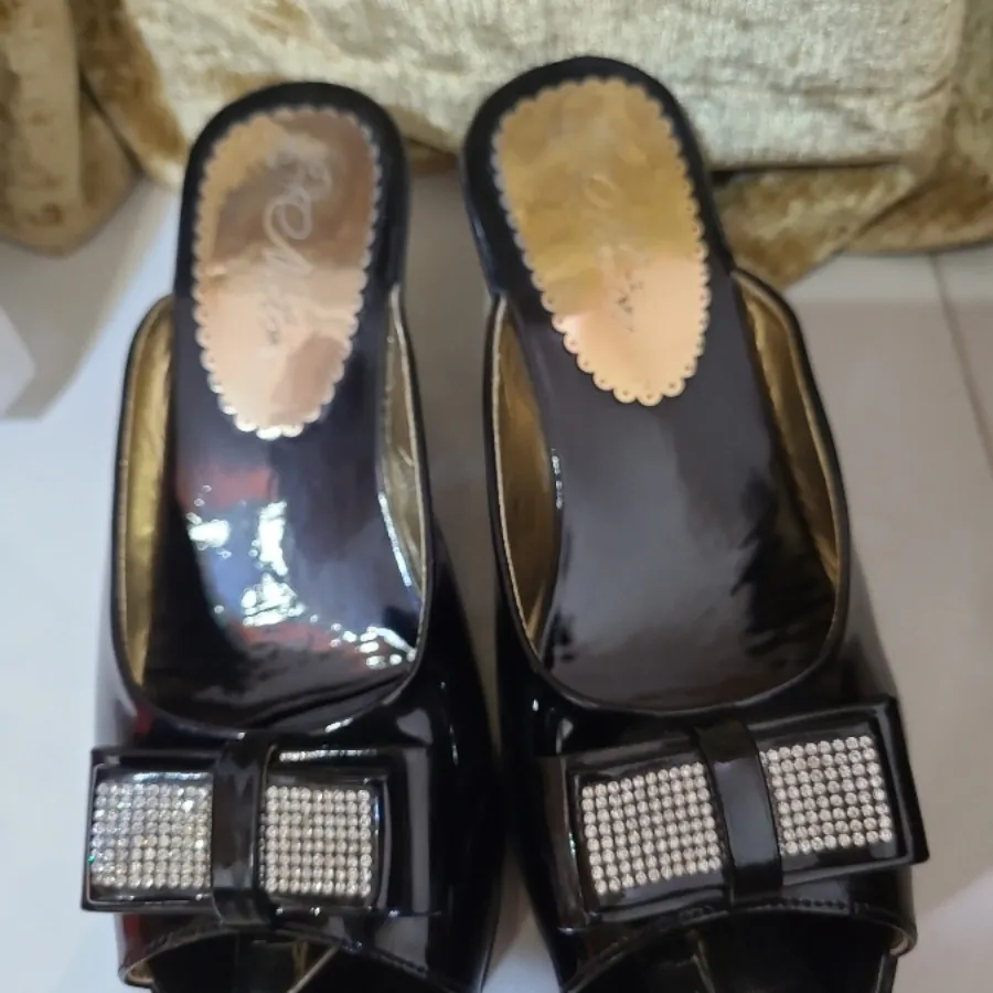 صندل پاشنه دار زنانه