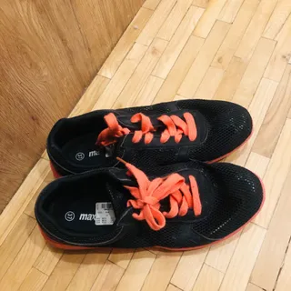 کفش ورزشی مکس