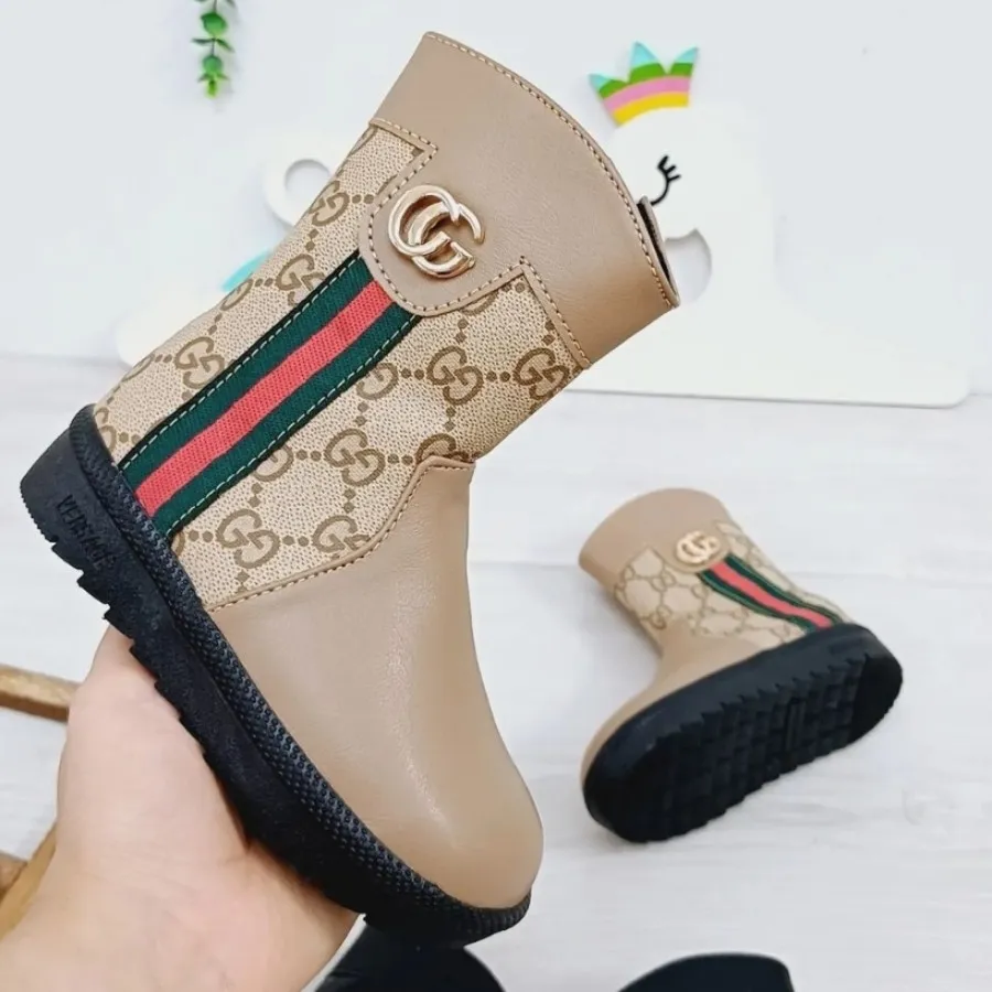 بوت دخترانه