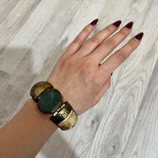 دستبند خاص با سنگ سبز