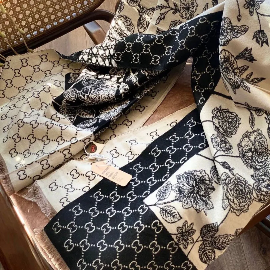 شال موهر دورو برند Gucci