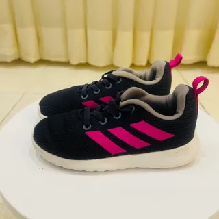 کتونی adidas