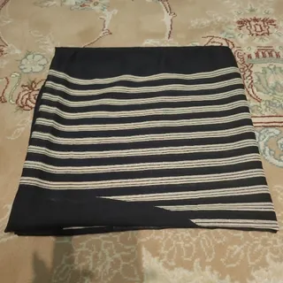 روسری حریر مشکی طرحدار