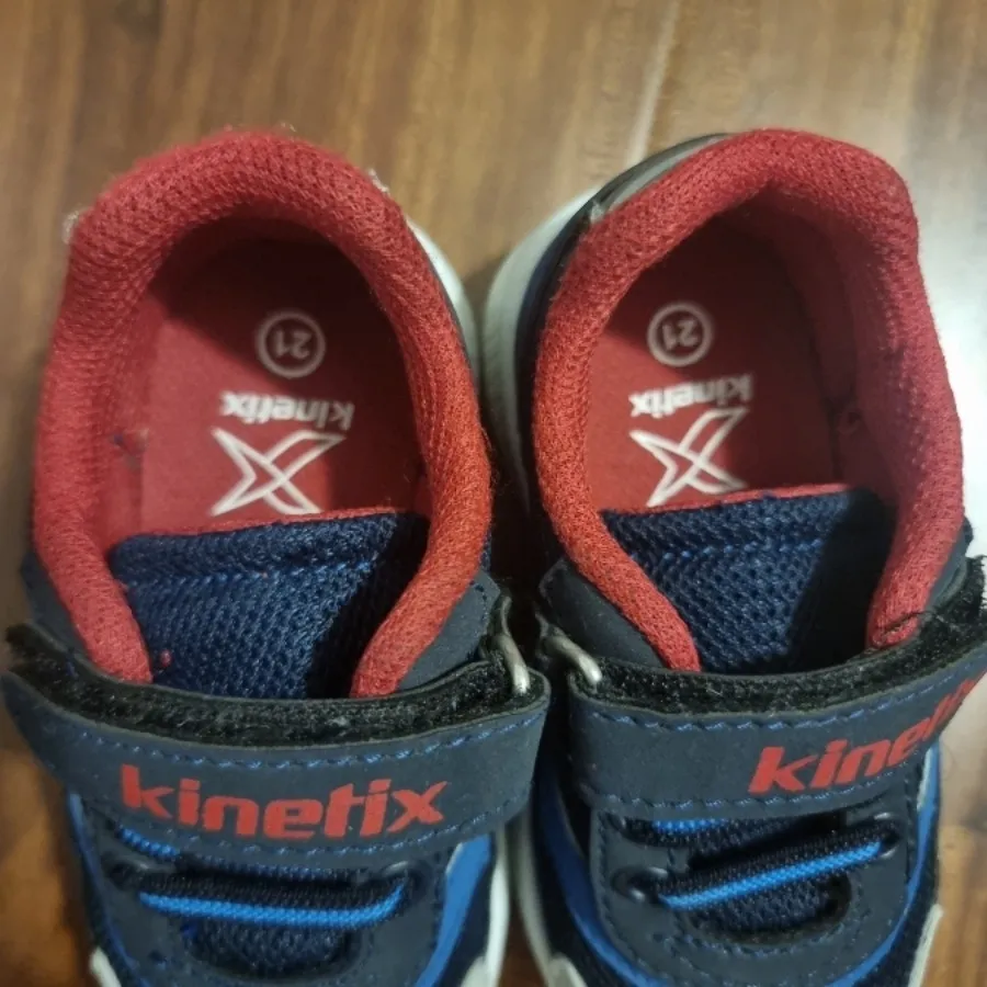 کفش چراغدار kinetix