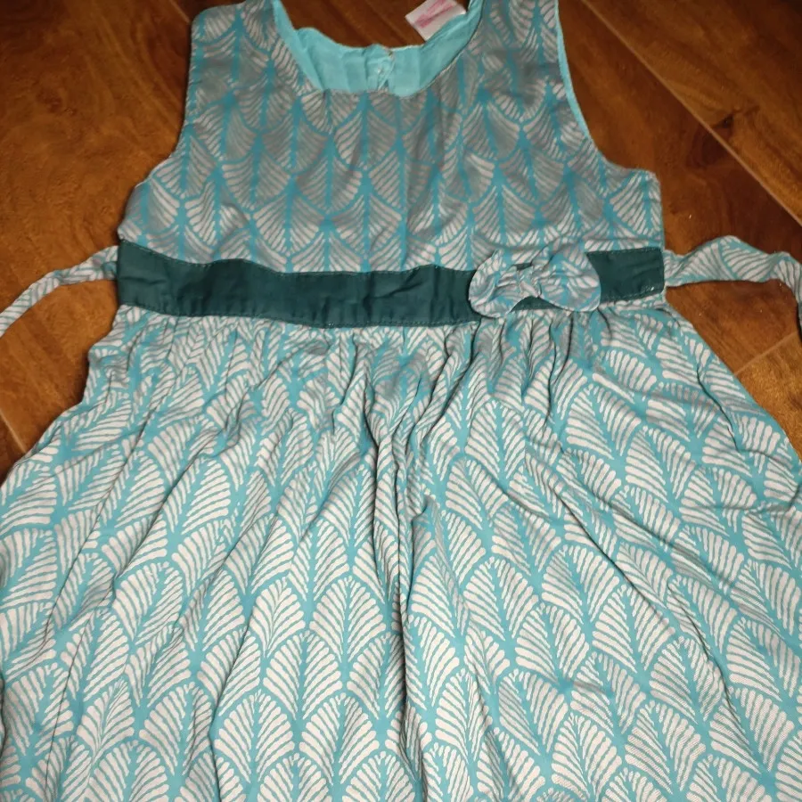 پیراهن دخترانه