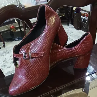 کفش پاشنه دار