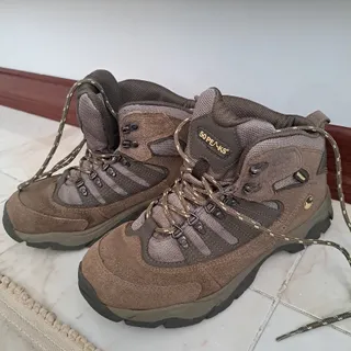 کفش کوهنوردی (اندونزی)