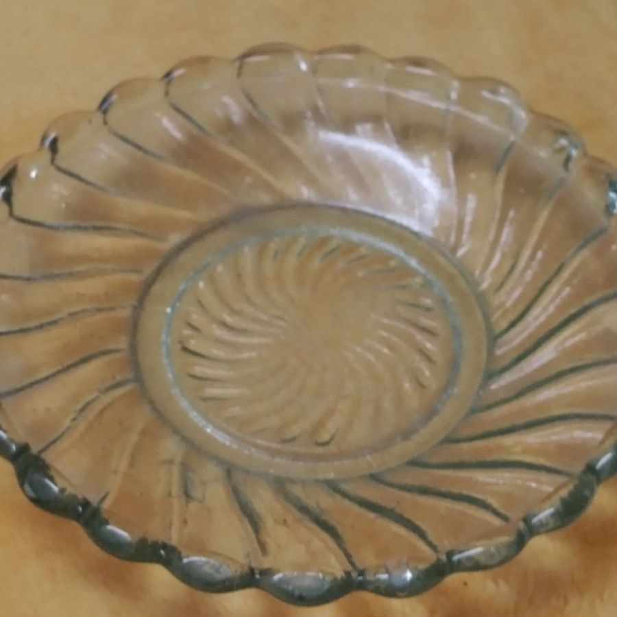 پیشدستی شیرینی خوری
