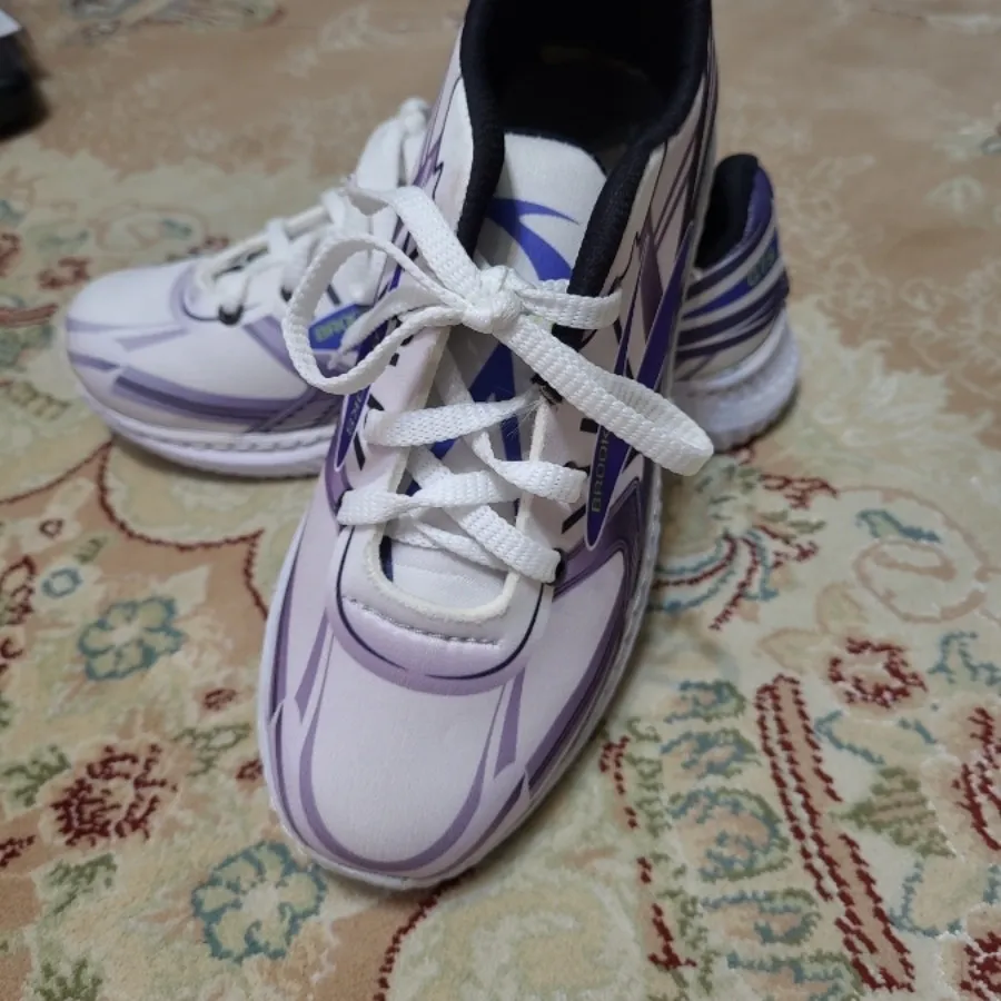 کفش اسپرت زنانه