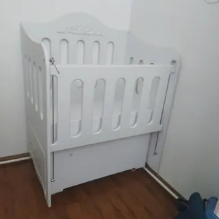 تخت نوزادی