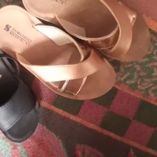 دمپایی بچگانه