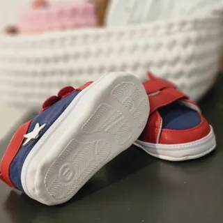 کفش اسپرت پسرانه نوزادی