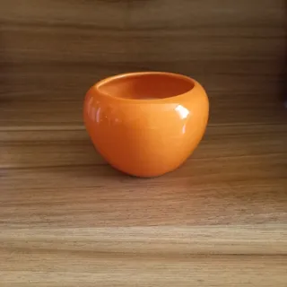 گلدان کوچک نارنجی