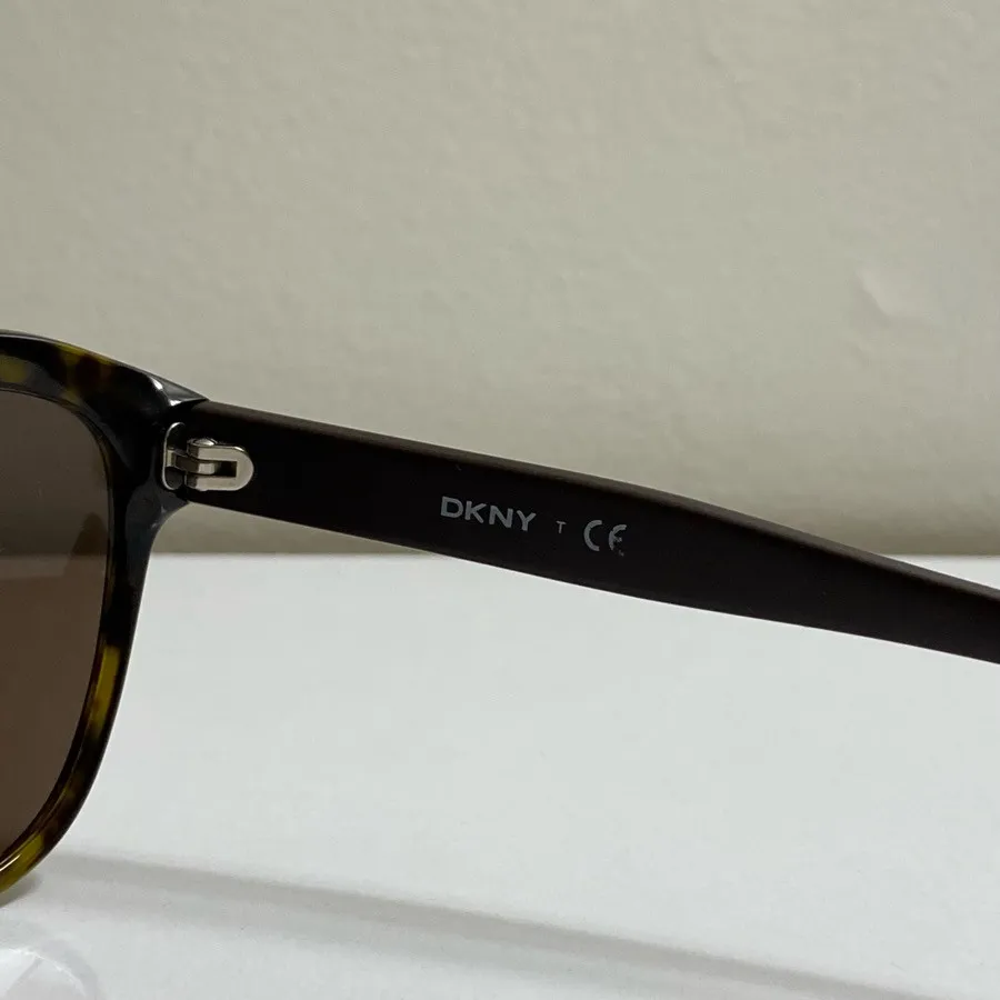 عینک آفتابی برند DKNY