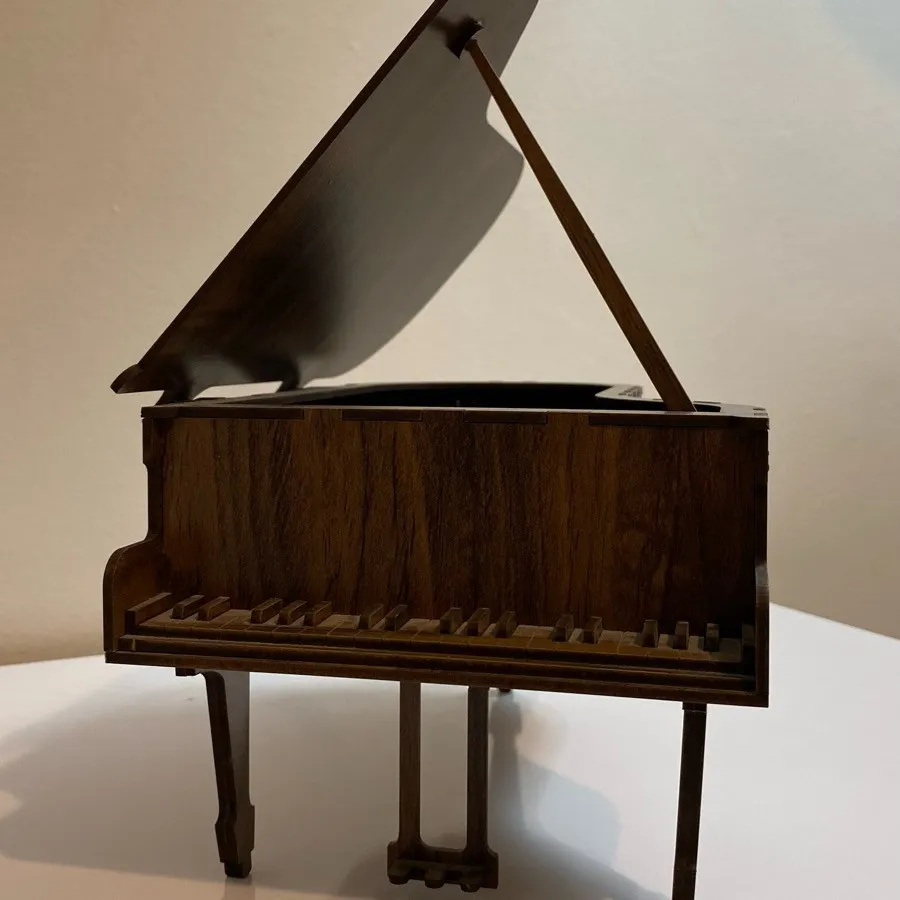 دکوری چوبی پیانو