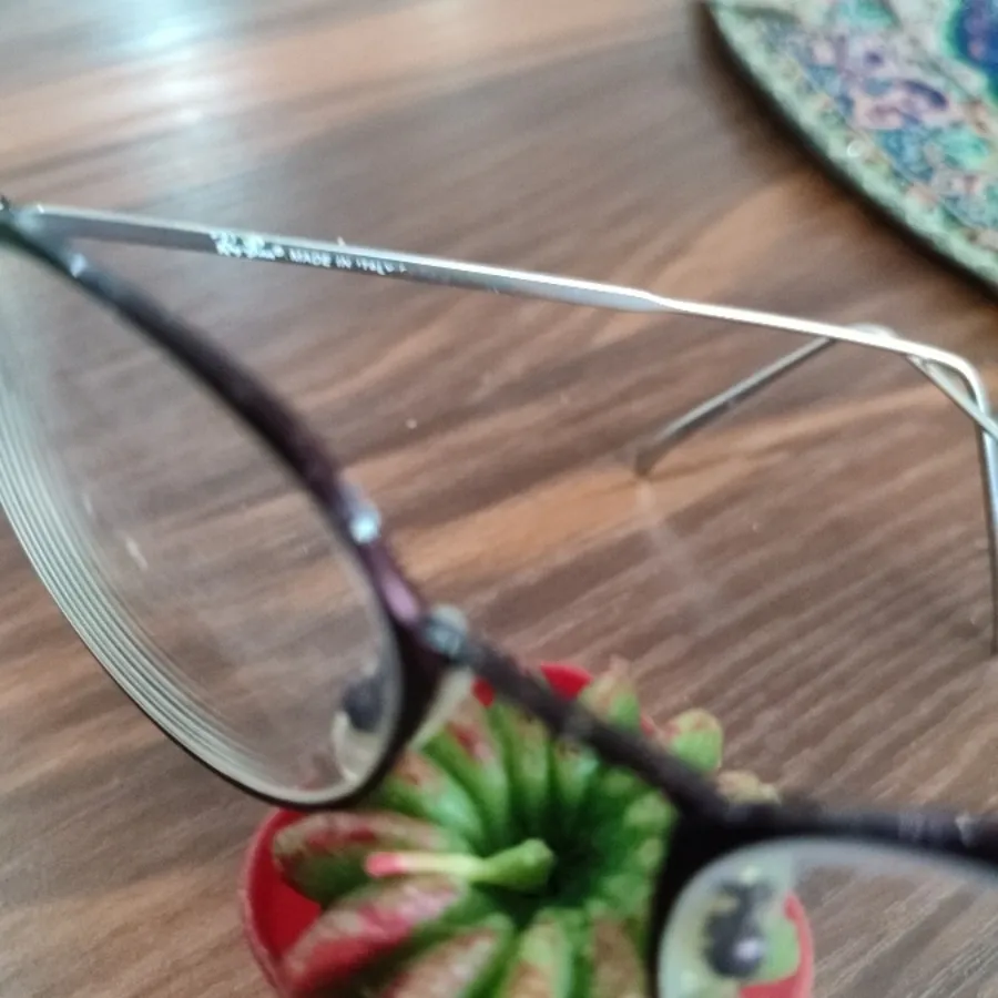 عینک مارکدار