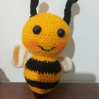 زنبور دوست داشتنی