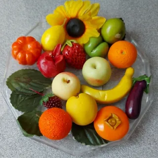 میوه های خمیری و پلاستیکی