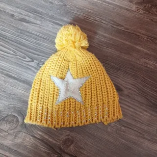 کلاه بافتنی زرد