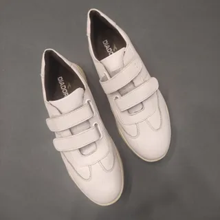 کفش کتانی سفید Diadora